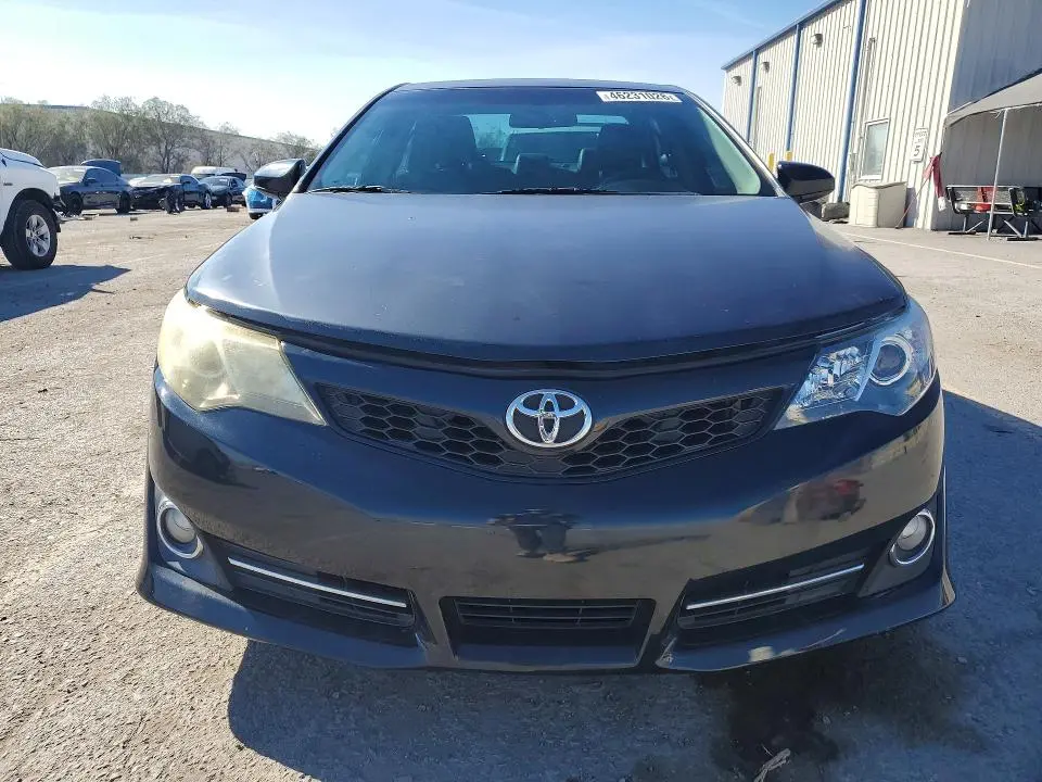 2013 TOYOTA CAMRY SE  