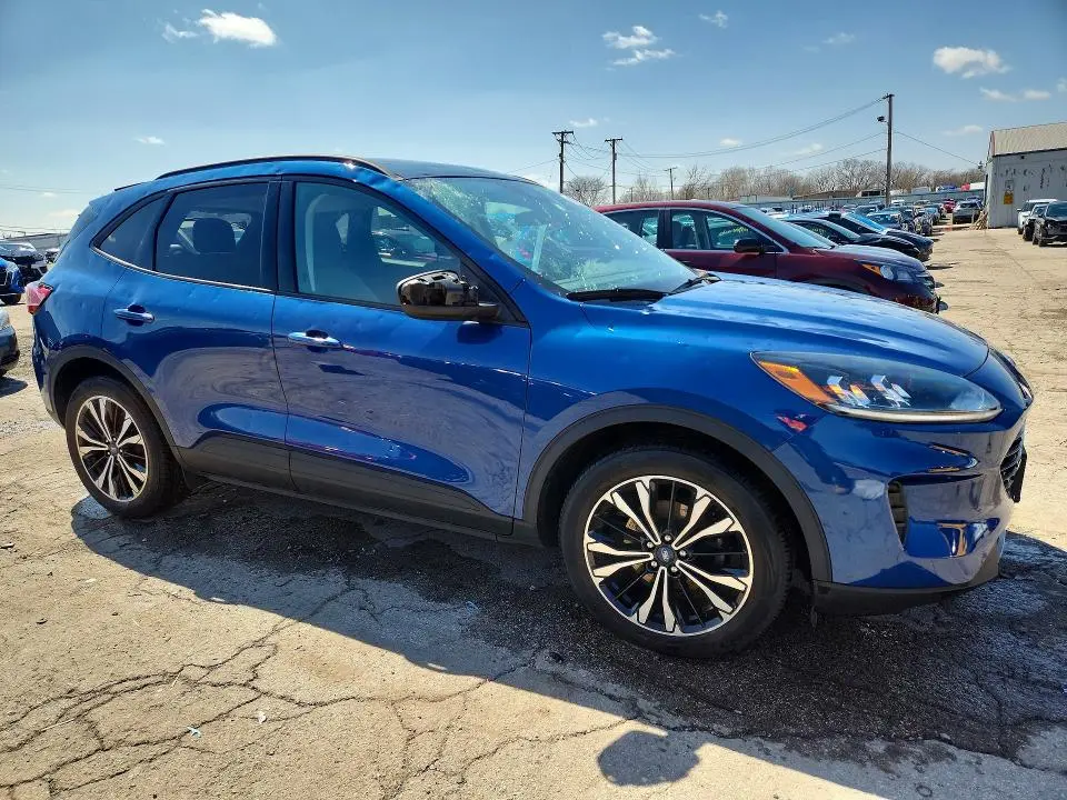 2022 FORD ESCAPE SE  