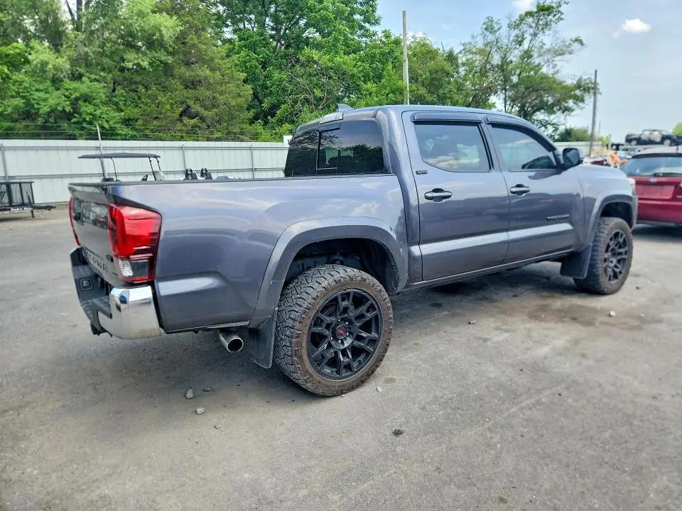 2022 TOYOTA TACOMA SR5 V6  