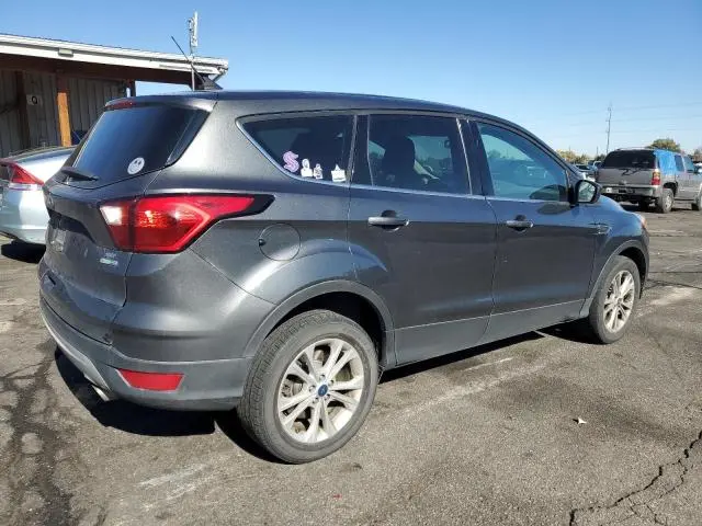 2019 FORD ESCAPE SE  