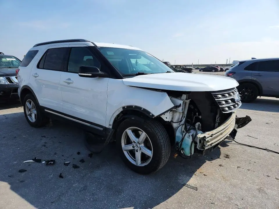 2017 FORD EXPLORER XLT  