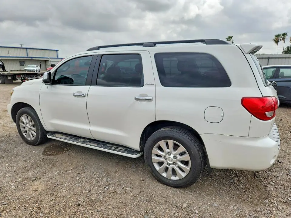 2016 TOYOTA SEQUOIA PLATINUM  