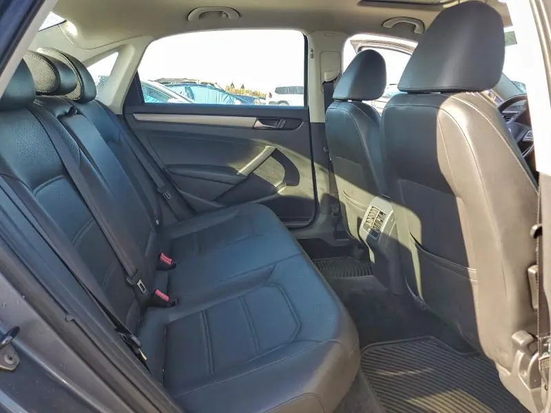 2014 VOLKSWAGEN PASSAT SE  