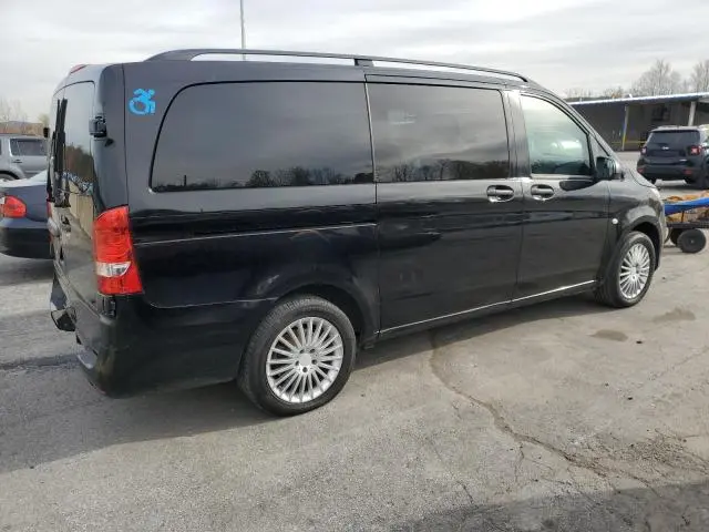 2017 MERCEDES-BENZ METRIS   