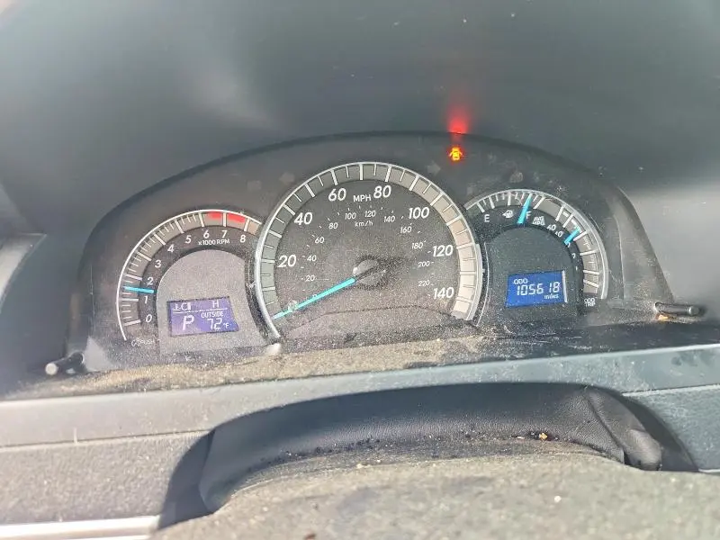 2014 TOYOTA CAMRY SE  