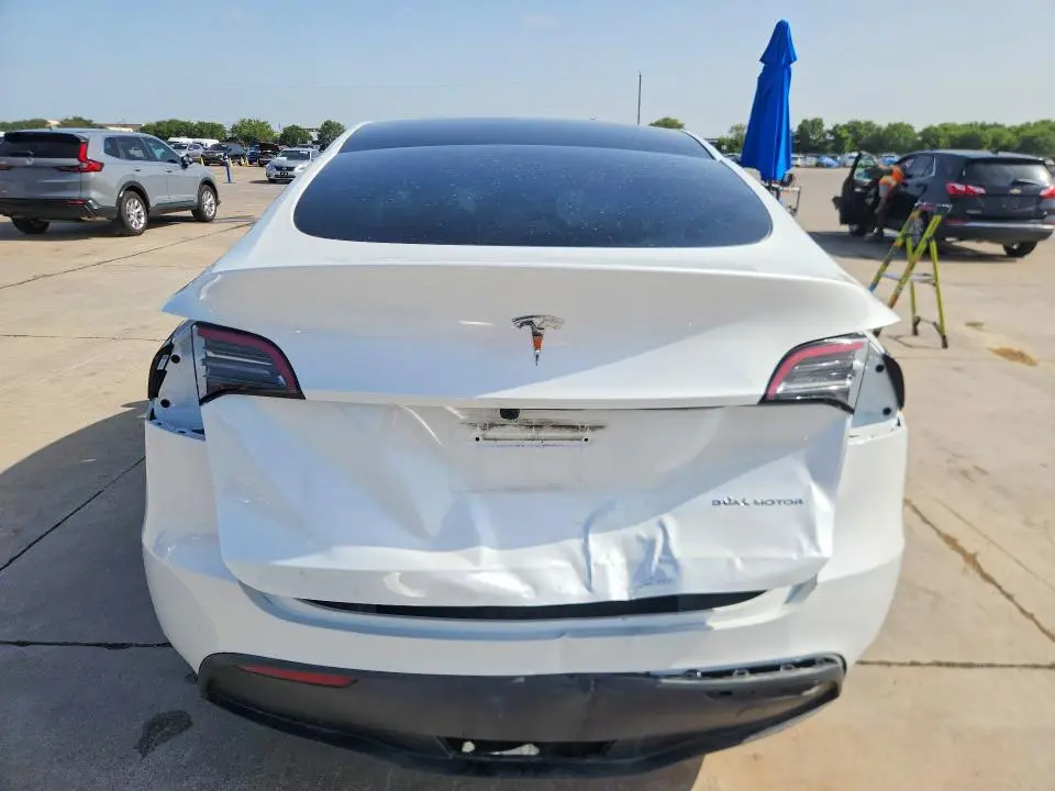 2025 TESLA MODEL Y   