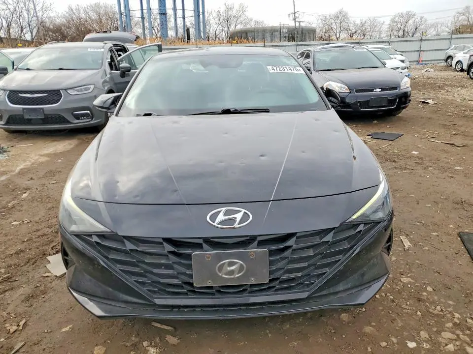 2023 HYUNDAI ELANTRA SE  