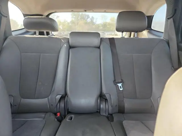 2010 HYUNDAI SANTA FE SE  