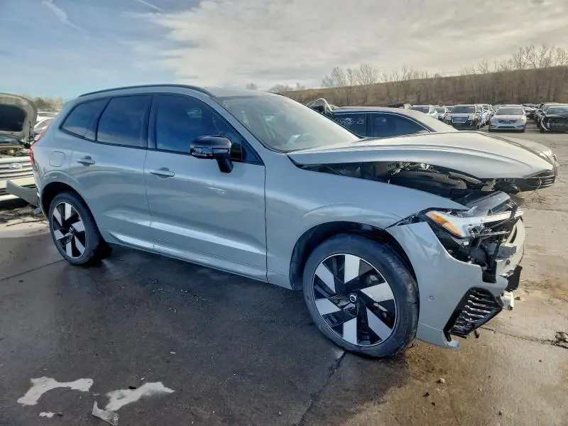 2024 VOLVO XC60 PLUS  