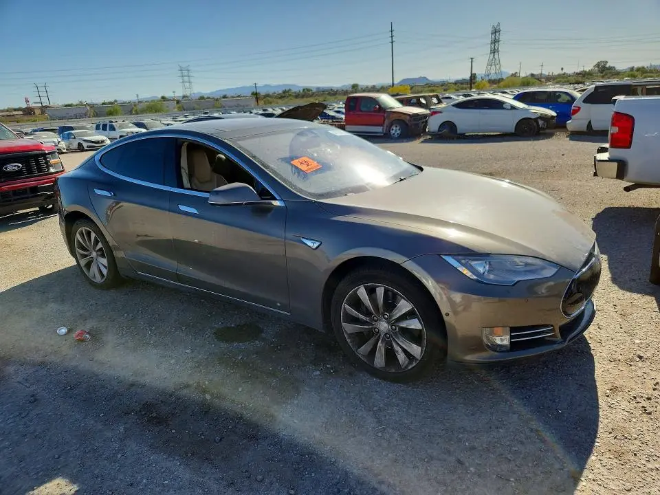 2015 TESLA MODEL S   