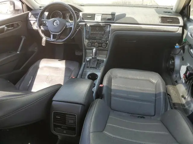 2017 VOLKSWAGEN PASSAT SE