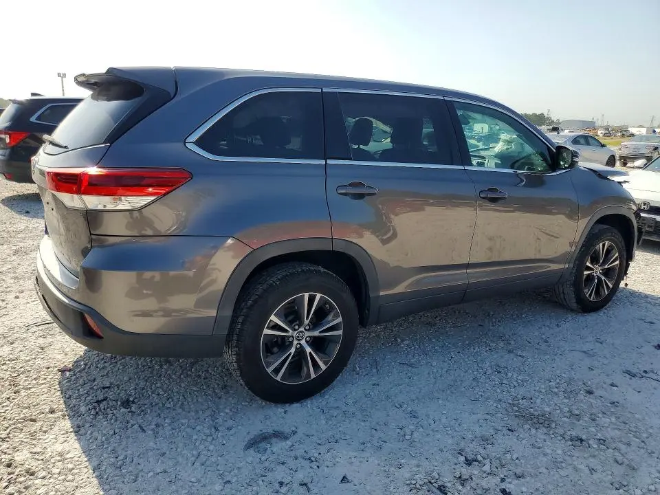 2019 TOYOTA HIGHLANDER LE  