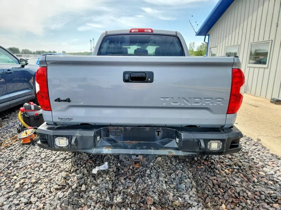 2018 TOYOTA TUNDRA CREWMAX SR5  