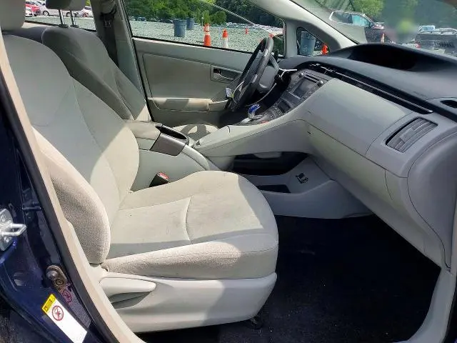 2014 TOYOTA PRIUS TWO  