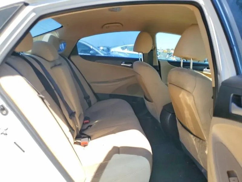 2012 HYUNDAI SONATA GLS  