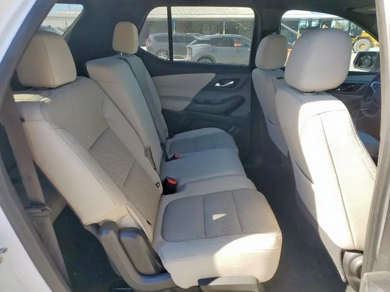 2022 CHEVROLET TRAVERSE LS  