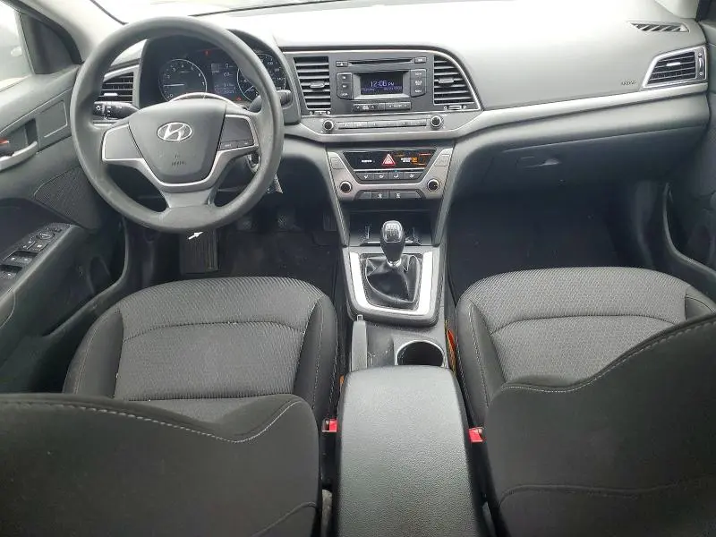 2018 HYUNDAI ELANTRA SE  