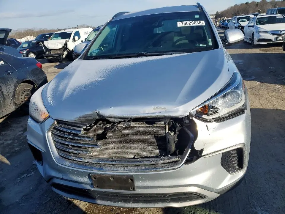 2017 HYUNDAI SANTA FE SE  