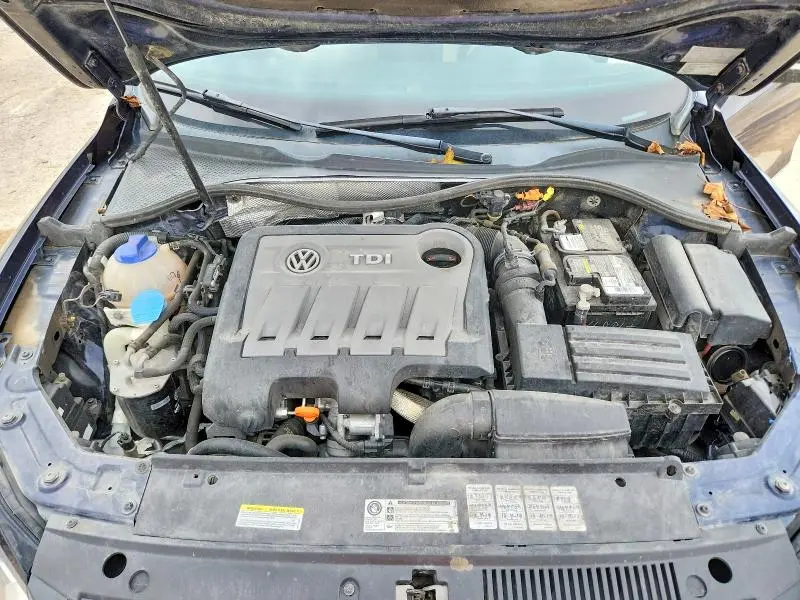 2014 VOLKSWAGEN PASSAT SE  