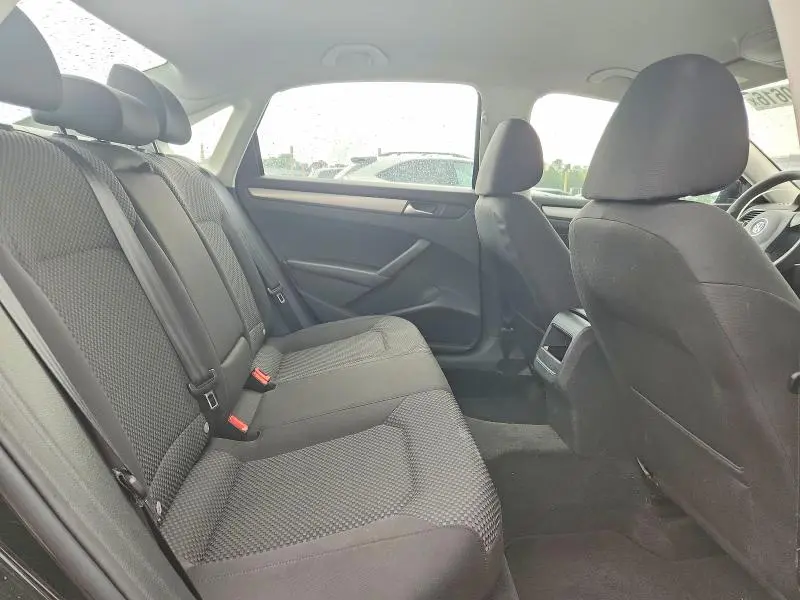 2012 VOLKSWAGEN PASSAT S  