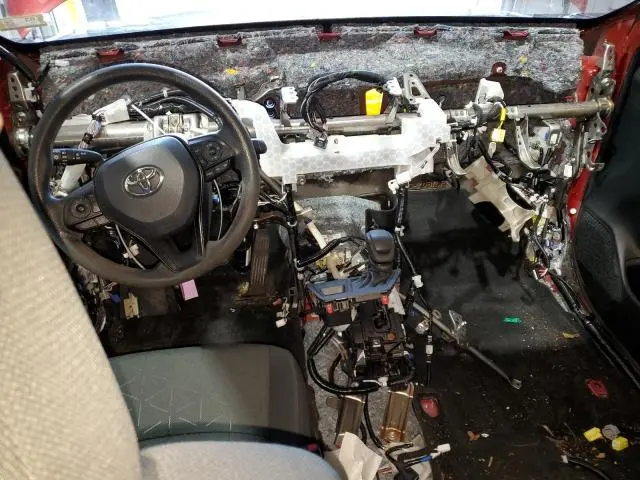 2021 TOYOTA RAV4 XLE  