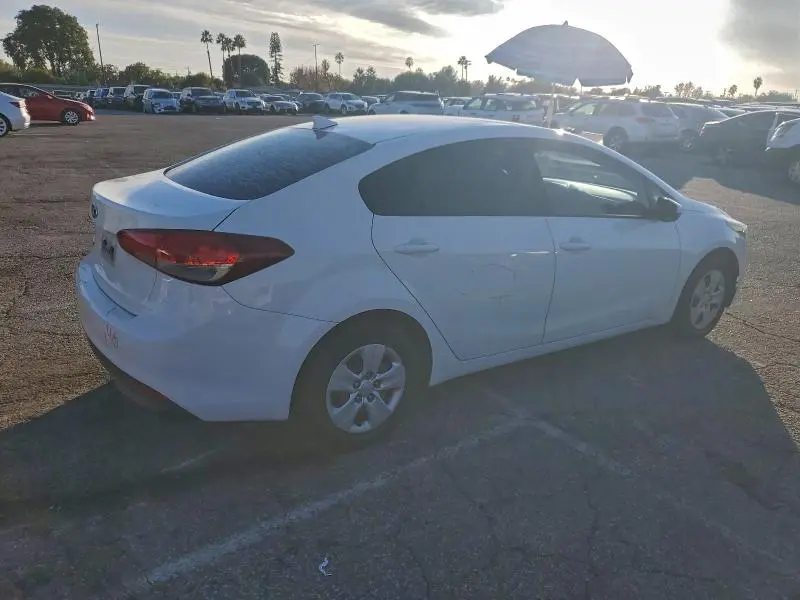 2017 KIA FORTE LX  