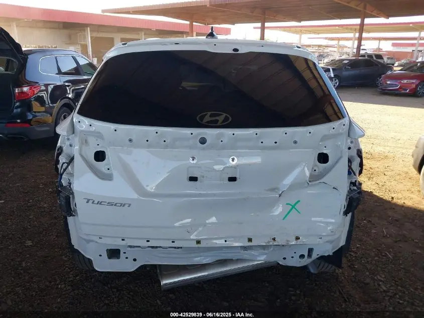 2025 HYUNDAI TUCSON SE