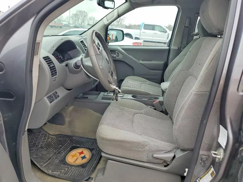 2017 NISSAN FRONTIER SV  