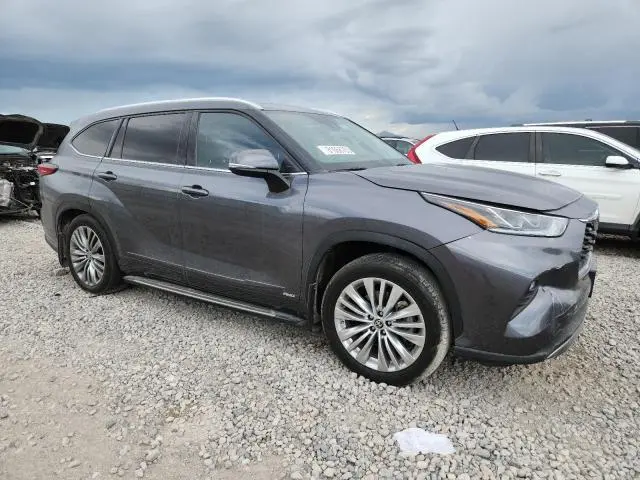 2022 TOYOTA HIGHLANDER HYBRID PLATINUM  