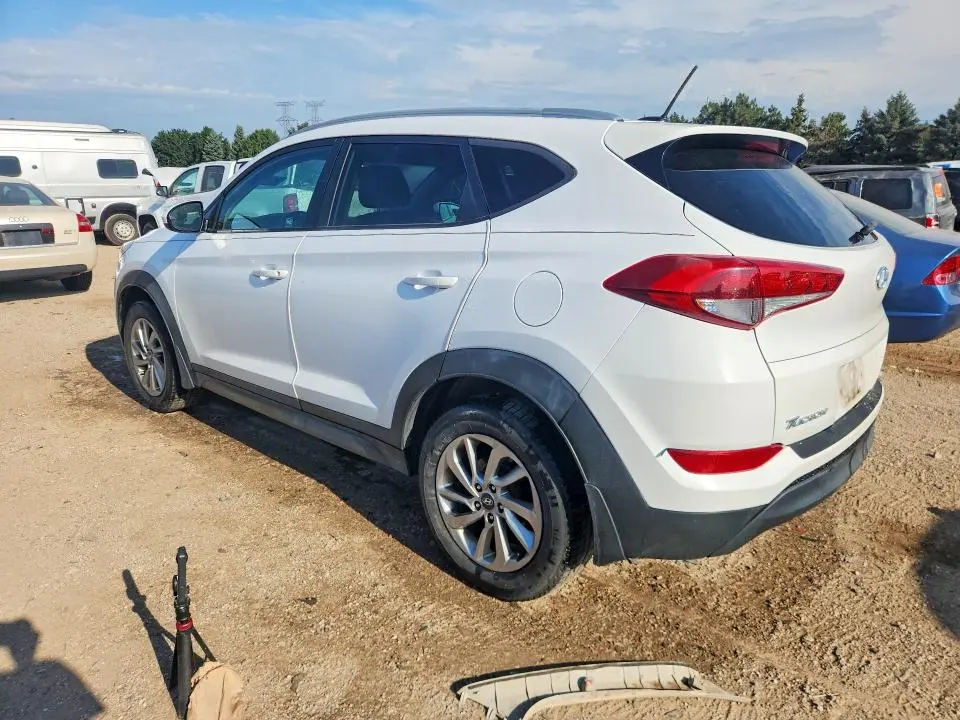 2016 HYUNDAI TUCSON SE  