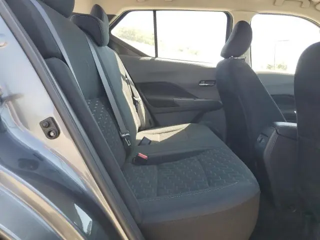 2024 NISSAN KICKS SV  