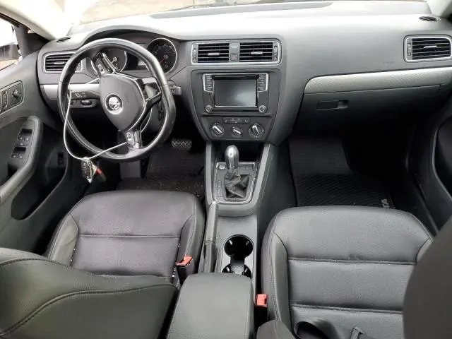 2018 VOLKSWAGEN JETTA SE  