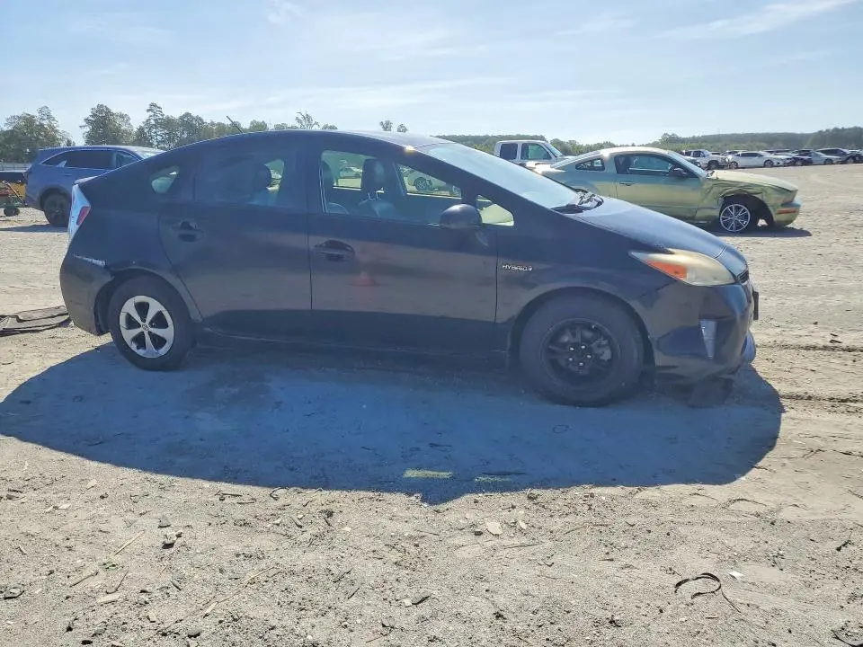 2014 TOYOTA PRIUS THREE  