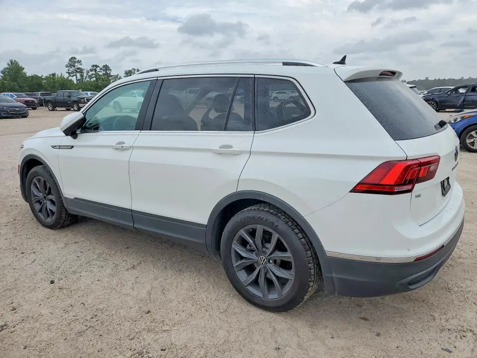 2022 VOLKSWAGEN TIGUAN SE  