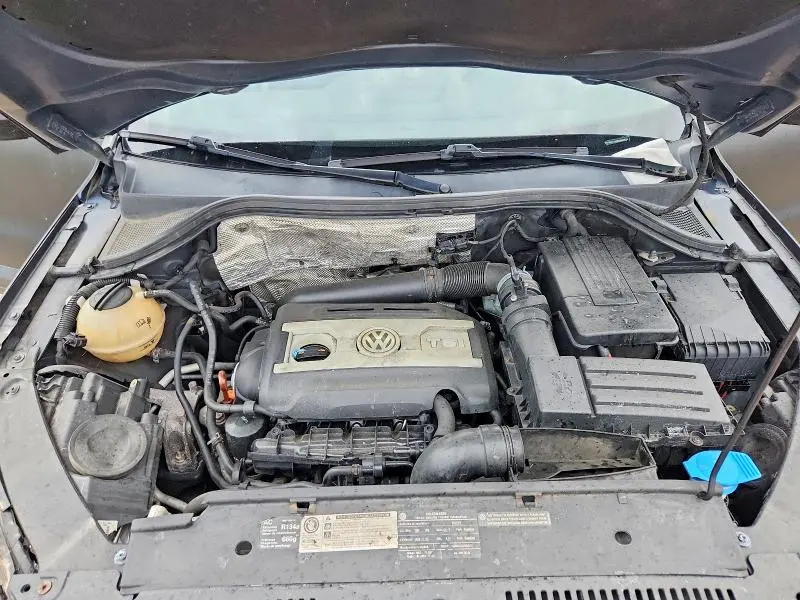 2011 VOLKSWAGEN TIGUAN S  