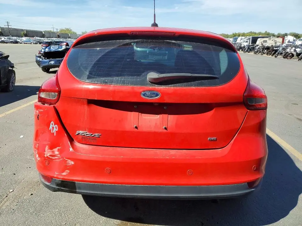 2016 FORD FOCUS SE  
