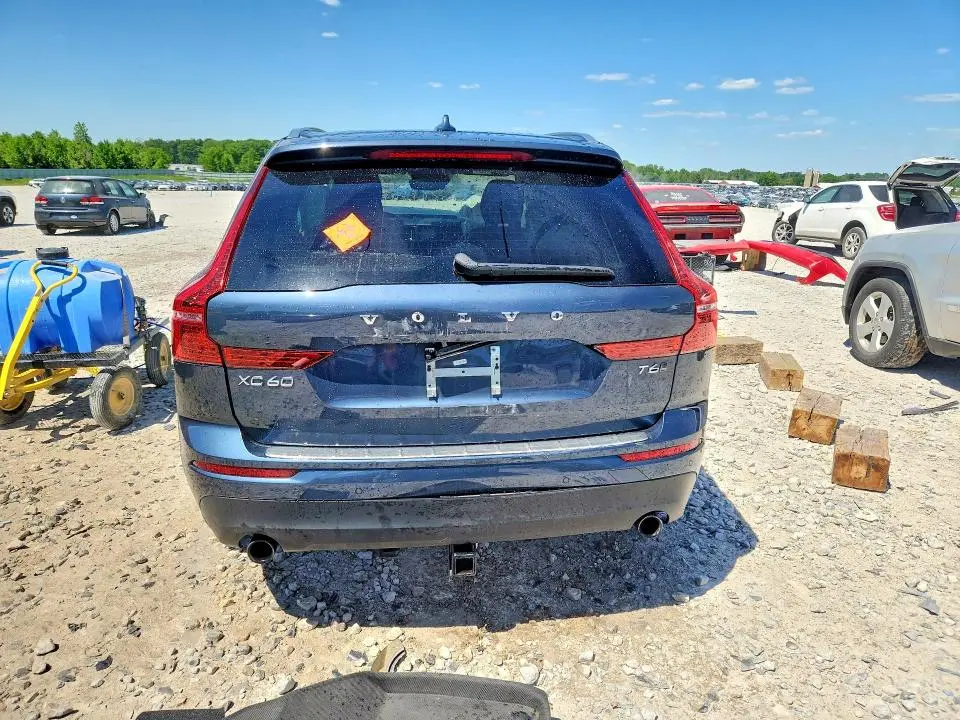 2020 VOLVO XC60 T6 MOMENTUM  