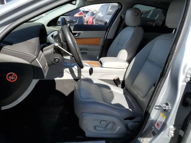 2010 JAGUAR XF LUXURY  