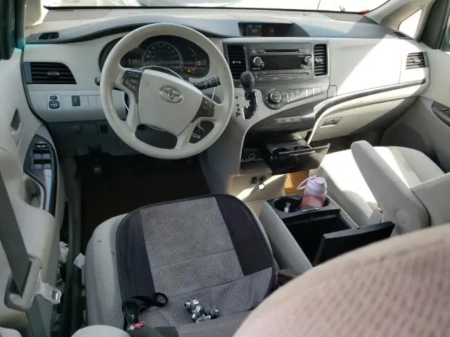 2013 TOYOTA SIENNA LE  