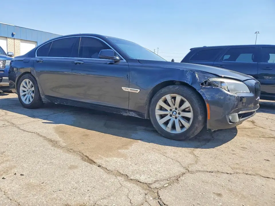 2011 BMW 750 XI  