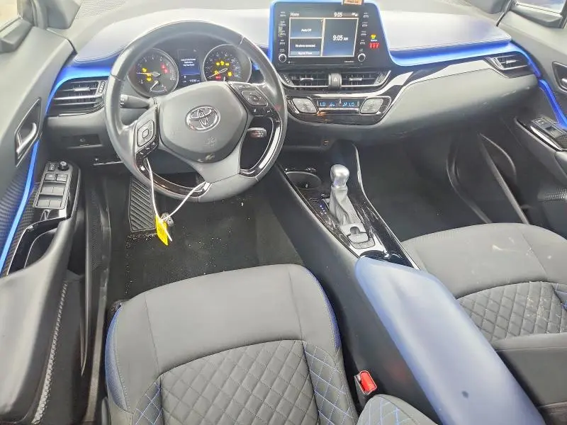 2020 TOYOTA C-HR XLE  