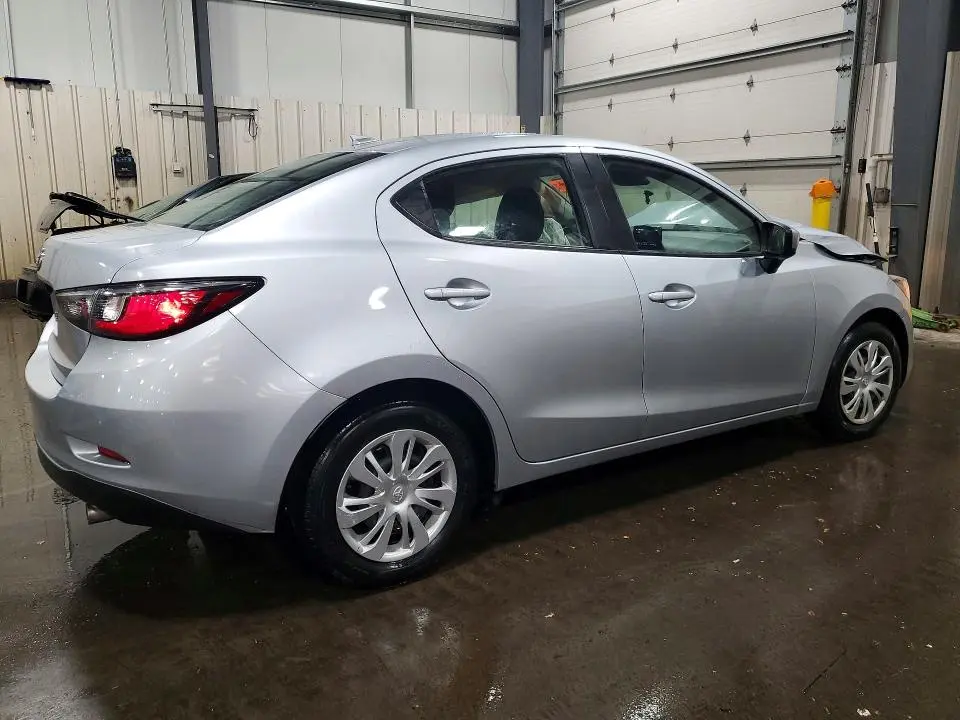 2019 TOYOTA YARIS L  