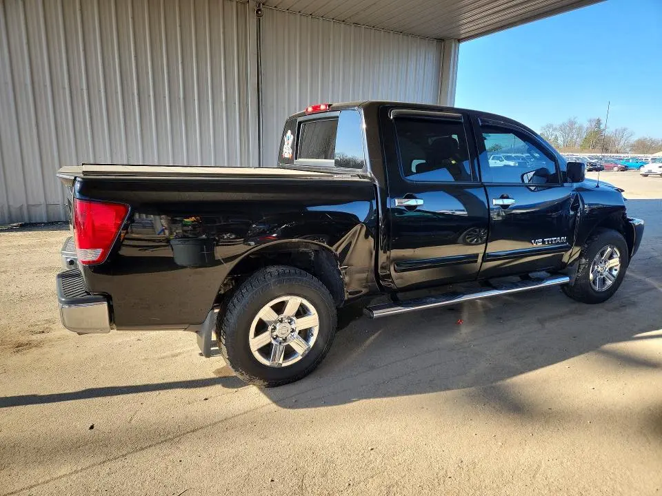 2014 NISSAN TITAN SV  