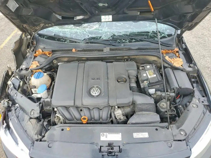 2013 VOLKSWAGEN JETTA SE  