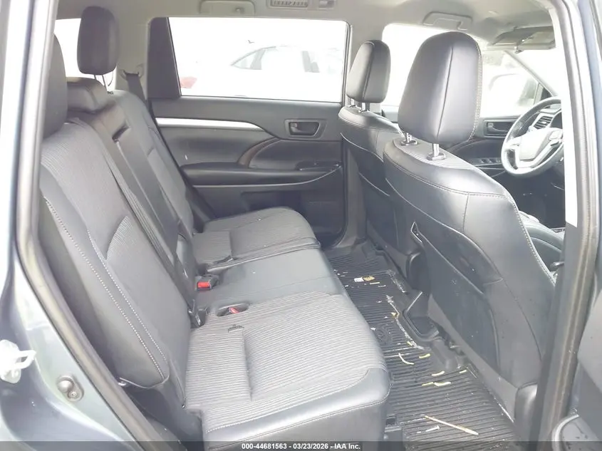 2019 TOYOTA HIGHLANDER LE PLUS