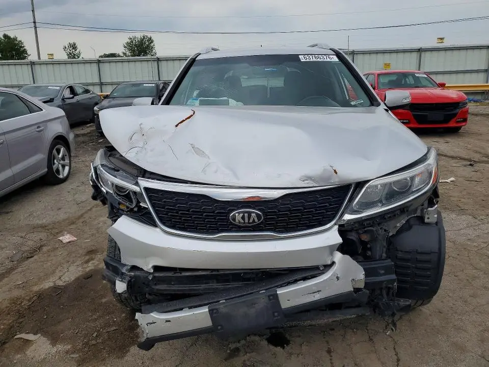 2015 KIA SORENTO LX  