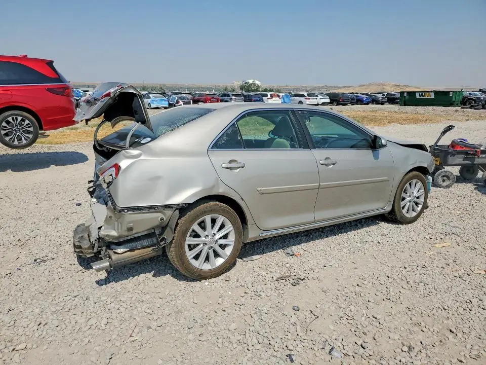 2014 TOYOTA CAMRY XLE  