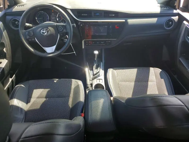2018 TOYOTA COROLLA SE  