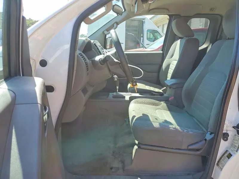 2015 NISSAN FRONTIER S  