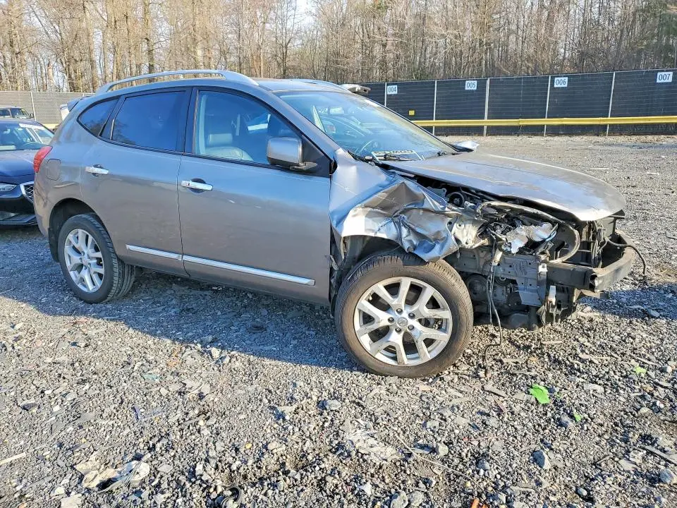 2013 NISSAN ROGUE S  